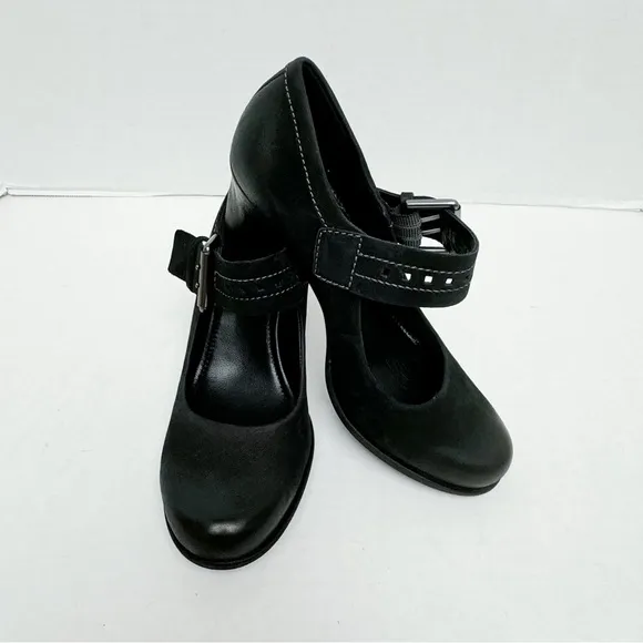 Ecco - Black Kiev Leather 65mm Round Toe Heels