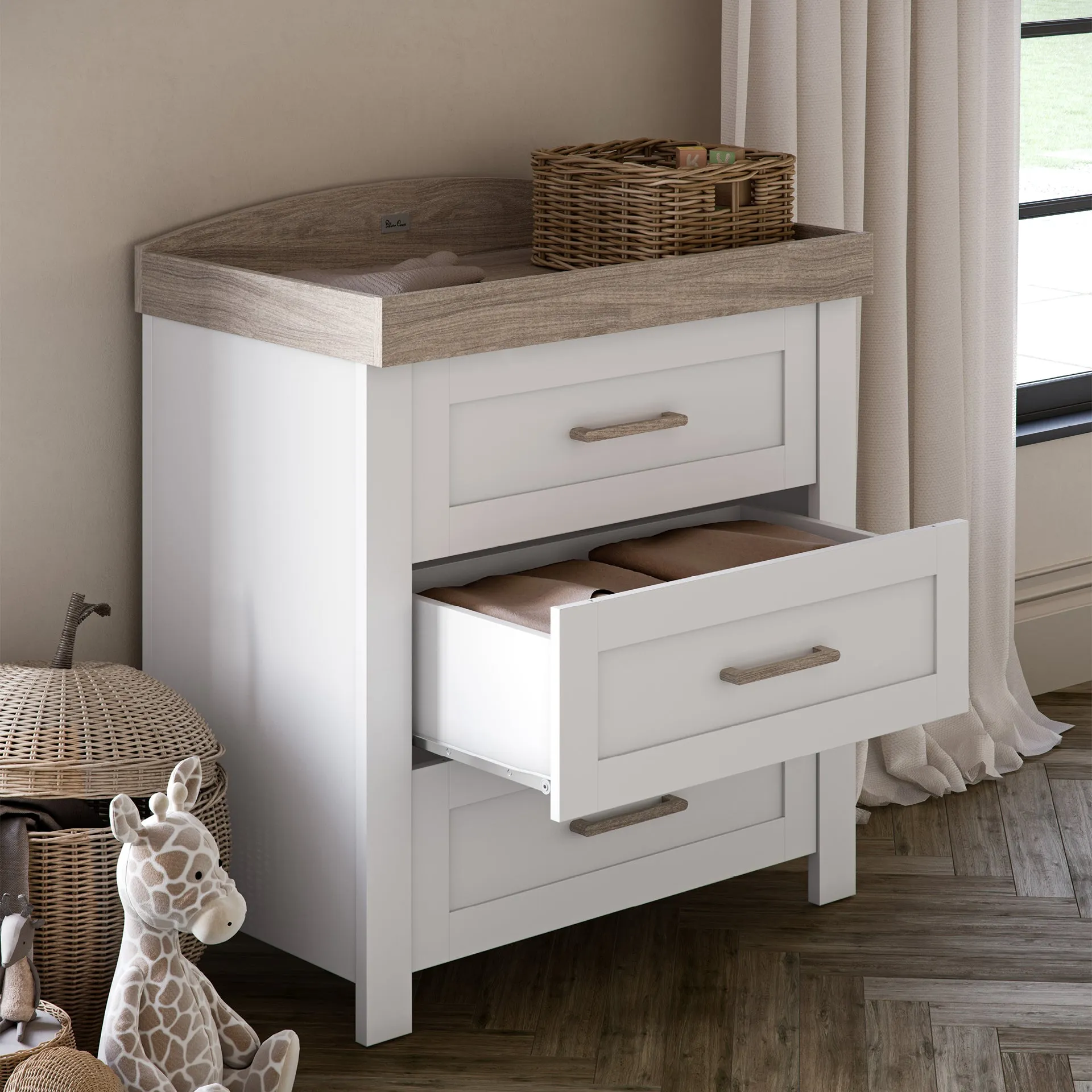 Silver Cross Valencia 4 Piece Nursery Furniture Set with Cot Bed, Dresser, Wardrobe and TrueFit Eco Fibre Mattress
