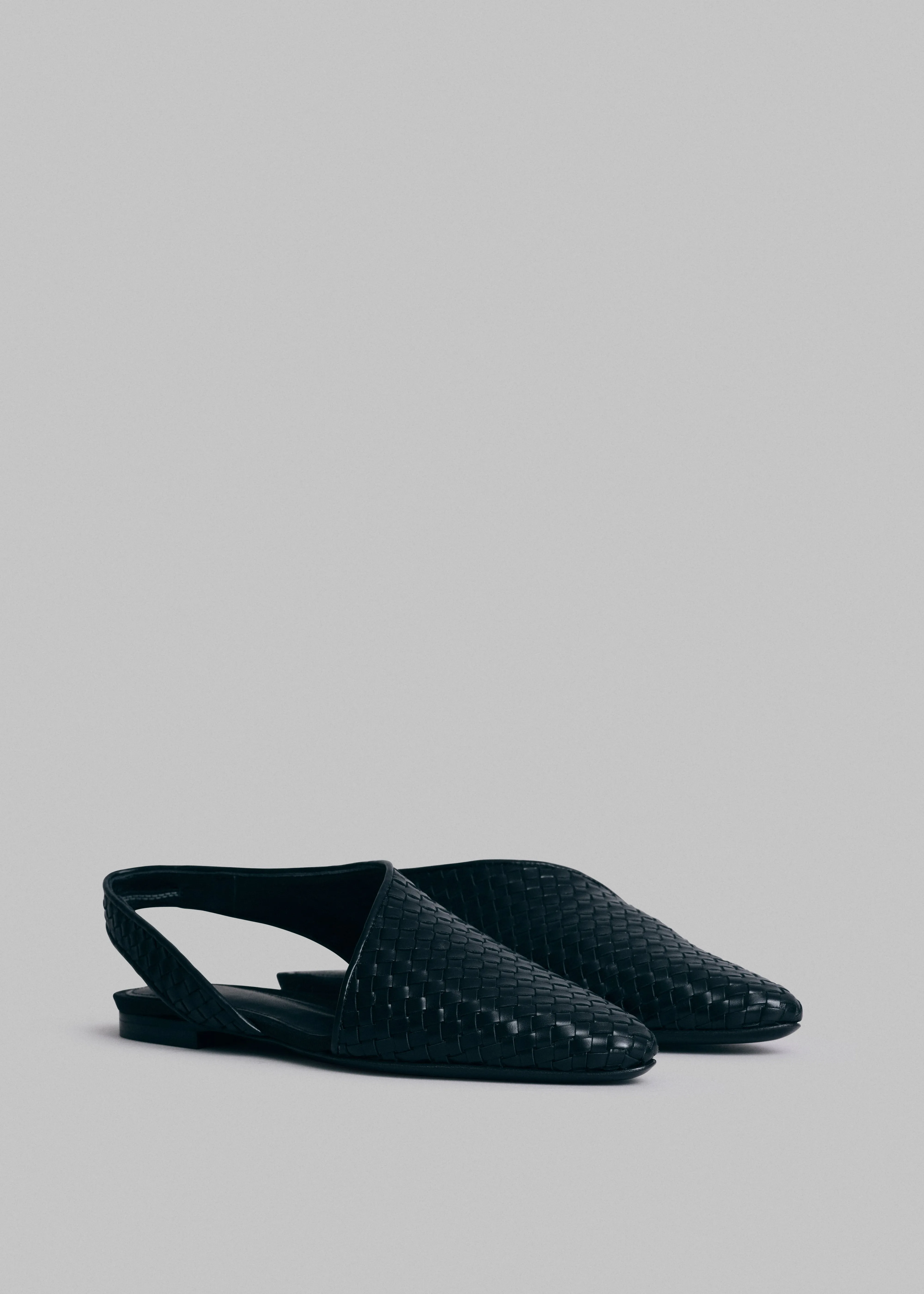 Slingback Flat in Basketweave Leather - Black